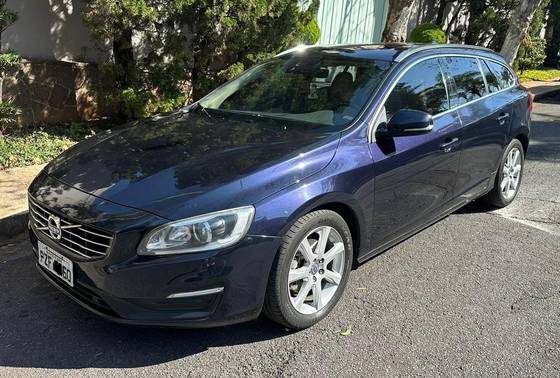 VOLVO V60 2.0 T4 MOMENTUM GASOLINA 4P AUTOMÁTICO VOLVO V60 2.0 T4 MOMENTUM GASOLINA 4P AUTOMÁTICO
